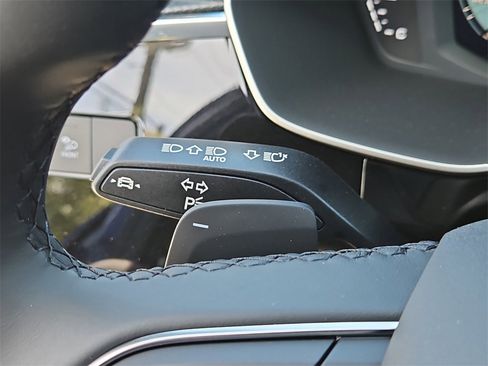 New 2025 Audi Q3 2.0T Premium image 24