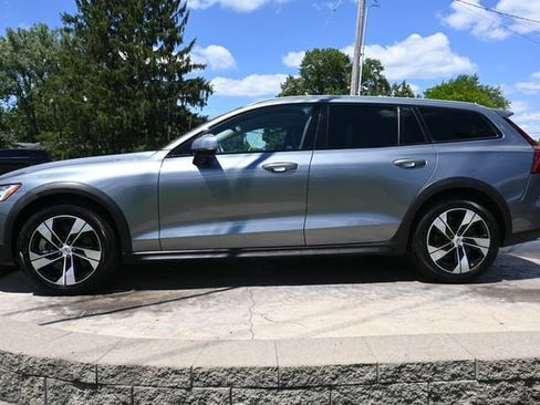 Used 2020 Volvo V60 T5 Cross Country AWD/4WD image 8