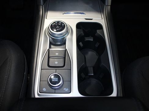 Used 2022 Ford Explorer XLT AWD/4WD image 19