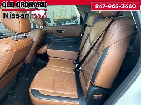Used 2023 Nissan Pathfinder Platinum w/ Cargo Package image 11