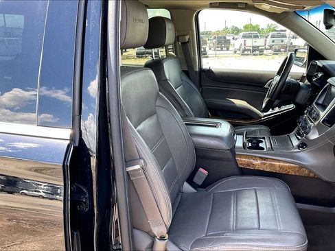 Used 2015 GMC Yukon XL Denali w/ Touring Package AWD/4WD image 29