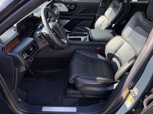 Used 2025 Lincoln Aviator Black Label AWD/4WD image 10