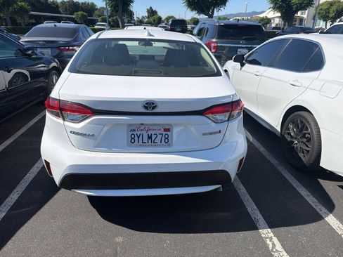 Certified 2022 Toyota Corolla LE FWD image 6