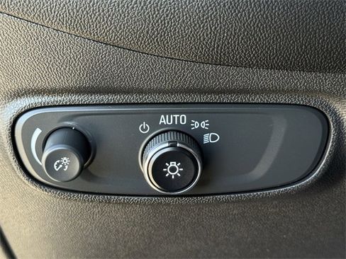 Used 2022 Chevrolet Equinox LT image 23