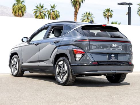 Used 2024 Hyundai Kona Limited image 7