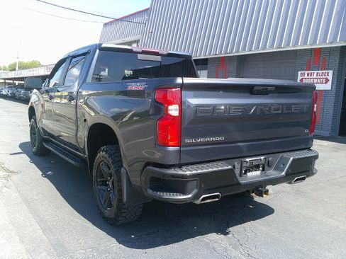 Used 2021 Chevrolet Silverado 1500 LT Trail Boss w/ LT Trail Boss Premium Package AWD/4WD image 3