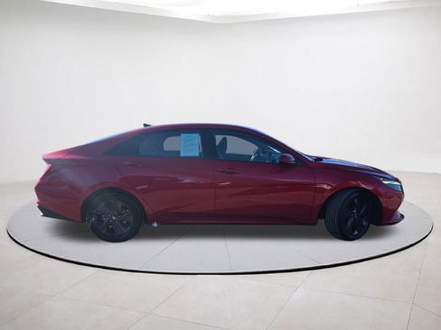Used 2022 Hyundai Elantra SEL image 8