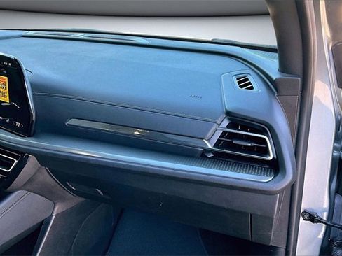 Used 2024 Chevrolet Traverse LT image 27