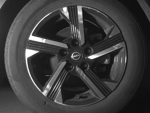 Used 2025 Nissan Sentra SV FWD image 13