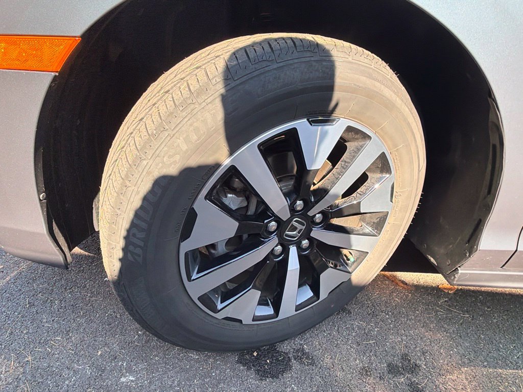 Used 2025 Honda Odyssey EX-L image 13