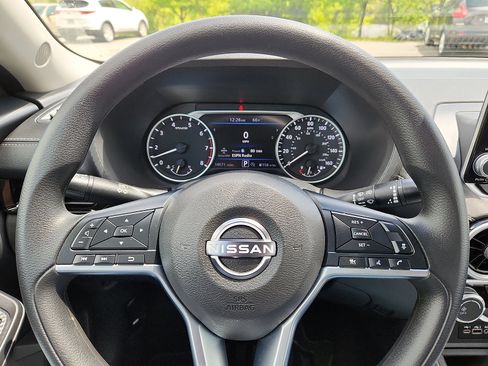Used 2025 Nissan Sentra SV FWD image 18