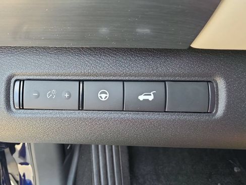 New 2026 Nissan Pathfinder SL FWD image 38