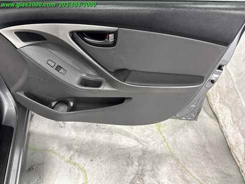 Used 2012 Hyundai Elantra Limited image 26