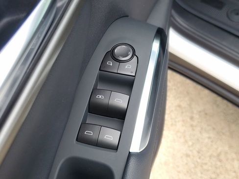 New 2026 Chevrolet Traverse LT w/ LPO, Floor Liner Package FWD image 19