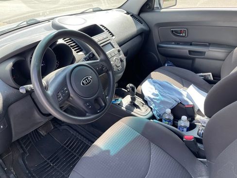 Used 2013 Kia Soul FWD image 6