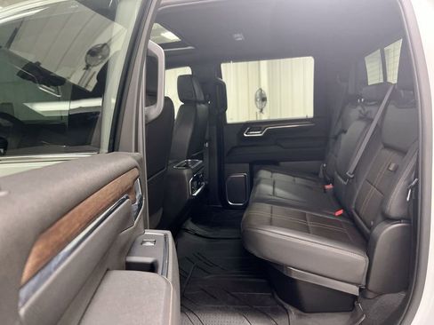 Used 2024 Chevrolet Silverado 3500 High Country w/ High Country Premium Package AWD/4WD image 27