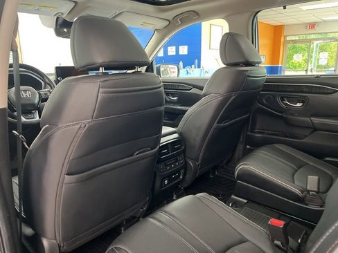 Used 2024 Honda Pilot Elite image 18