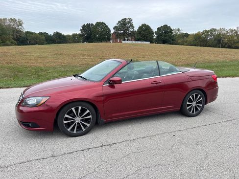 Used 2012 Chrysler 200 S image 1