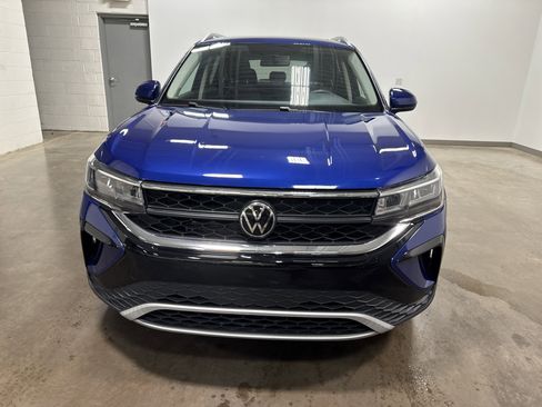 Certified 2022 Volkswagen Taos SE image 7