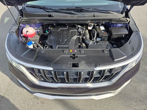 Used 2024 Kia Carnival LX image 19