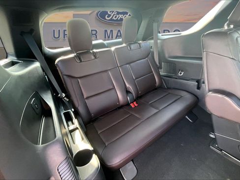 Used 2025 Ford Explorer Platinum w/ Ultimate Package AWD/4WD image 28