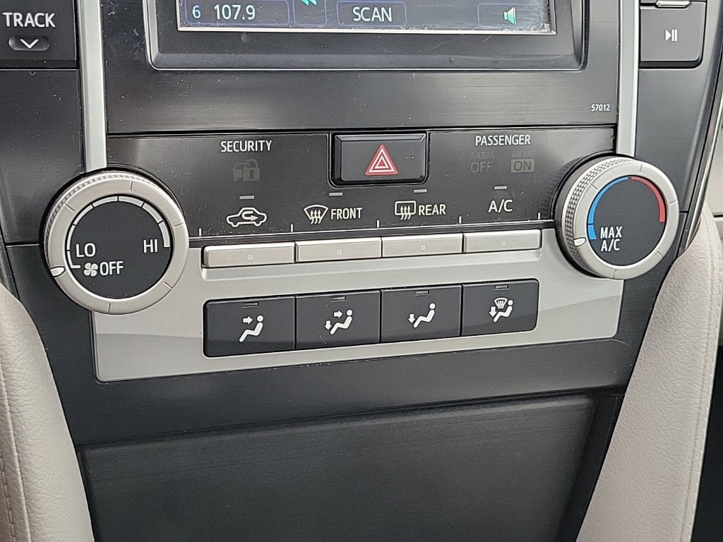 Used 2012 Toyota Camry LE FWD image 25