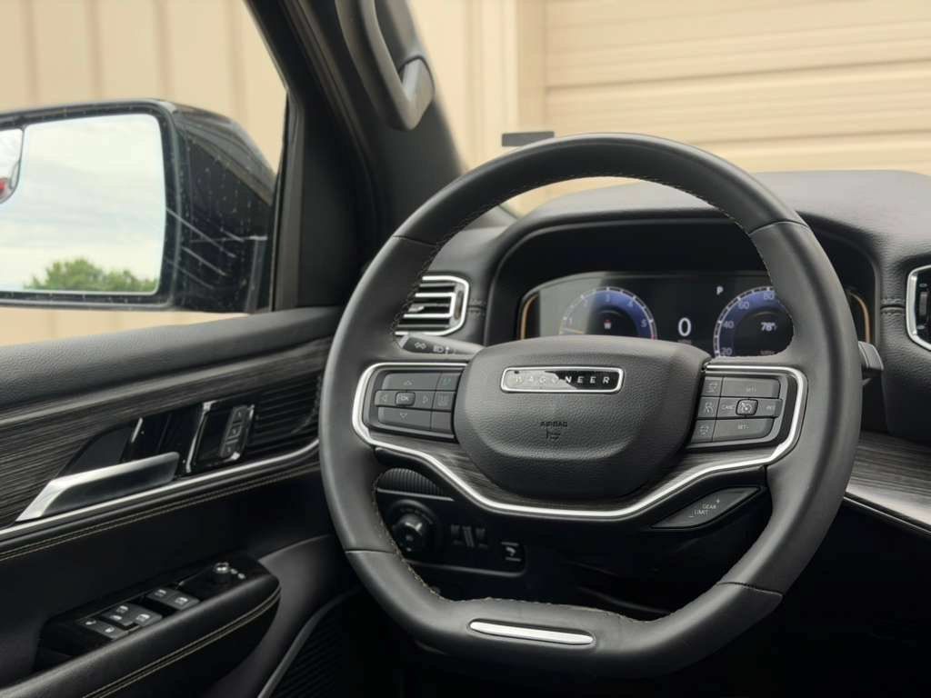 Used 2024 Jeep Wagoneer Series II w/ Flexible Seating Group RWD image 9