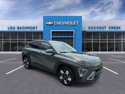 Used 2025 Hyundai Kona SEL FWD image 2