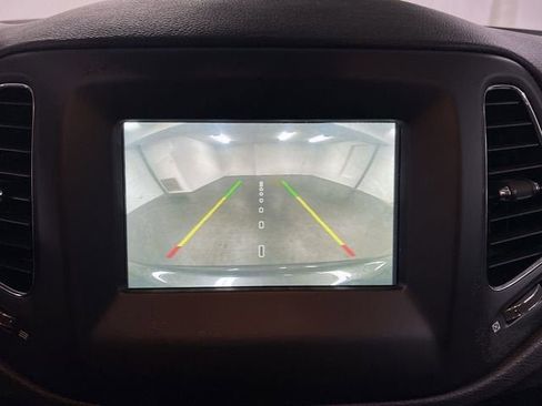 Used 2019 Jeep Compass Latitude w/ Popular Equipment Group AWD/4WD image 14