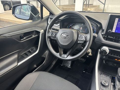 Used 2025 Toyota RAV4 LE image 30