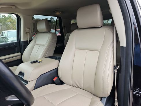Used 2024 Ford Expedition Max XLT image 21
