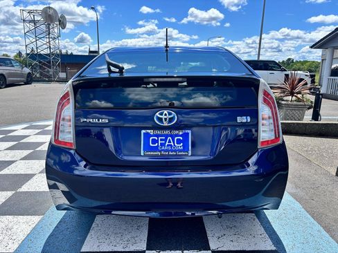Used 2014 Toyota Prius Two FWD image 4