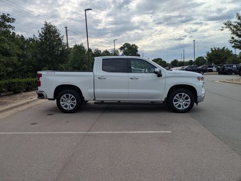 Used 2023 Chevrolet Silverado 1500 LTZ AWD/4WD image 3