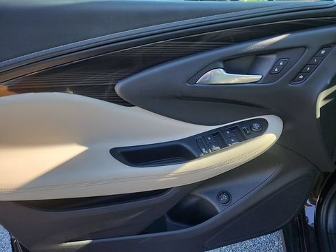 Certified 2020 Buick Envision Essence FWD image 12