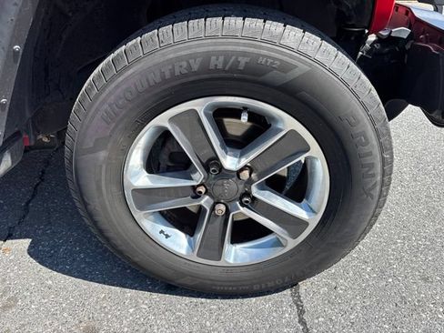 Used 2018 Jeep Wrangler Unlimited Sahara AWD/4WD image 22