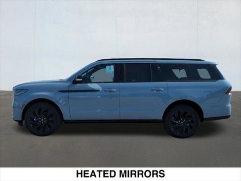 New 2026 Lincoln Navigator L Reserve w/ Jet Appearance Package AWD/4WD image 3