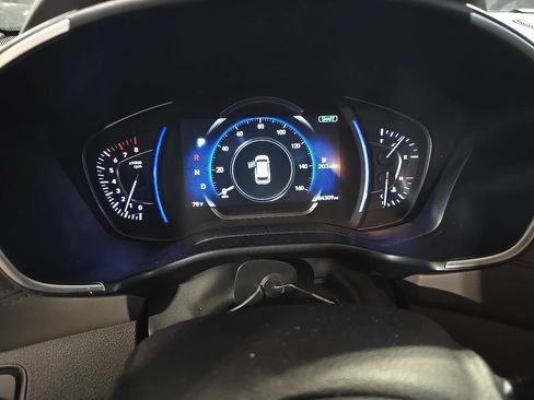 Used 2019 Hyundai Santa Fe SEL FWD image 8