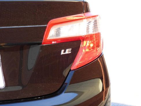 Used 2012 Toyota Camry LE image 7