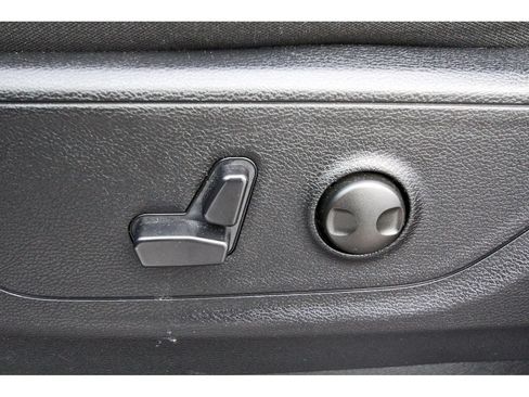 Used 2025 RAM 1500 Big Horn AWD/4WD image 30