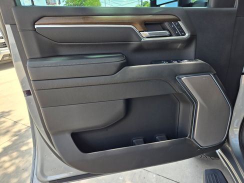Used 2024 Chevrolet Silverado 2500 High Country w/ High Country Premium Package AWD/4WD image 19