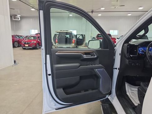 Used 2023 Chevrolet Silverado 1500 High Country w/ Technology Package AWD/4WD image 25