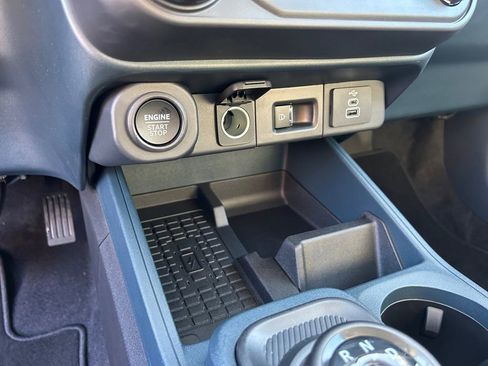 New 2025 Ford Maverick Lariat w/ 4K Tow Package image 22