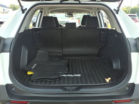 Used 2019 Toyota RAV4 LE w/ All Weather Liner Package AWD/4WD image 24