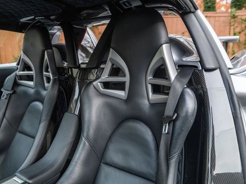 Used 2005 Porsche Carrera GT image 22