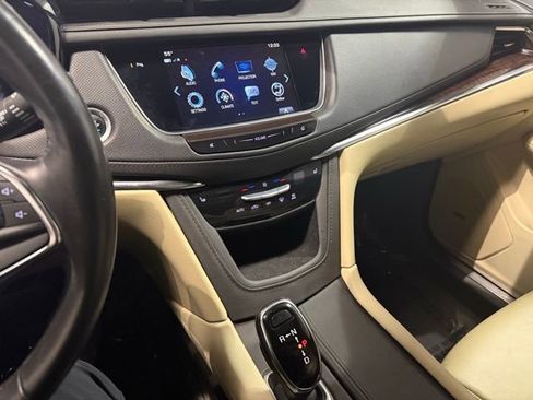 Used 2019 Cadillac XT5 Luxury image 21