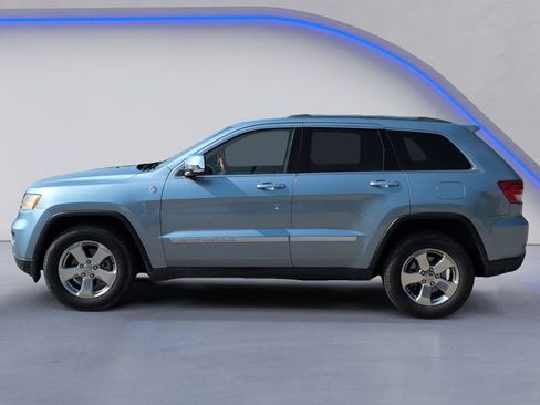 Used 2013 Jeep Grand Cherokee Overland w/ Advance Technology Group AWD/4WD image 3