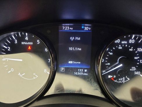 Used 2021 Nissan Rogue Sport SV w/ Technology Package AWD/4WD image 23