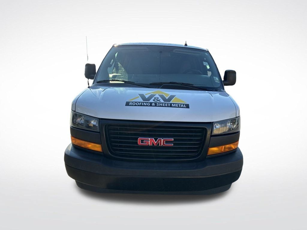 Used 2022 GMC Savana 3500 Extended RWD image 2