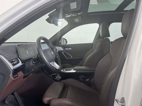 Used 2025 BMW X1 xDrive28i w/ Convenience Package image 4