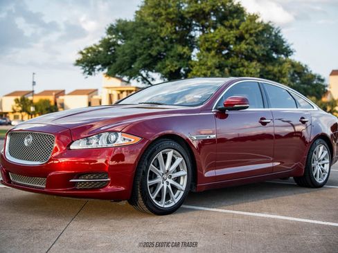 Used 2012 Jaguar XJ image 14